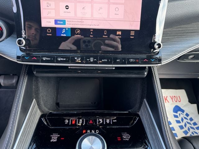 2024 Jeep Wagoneer L Series III