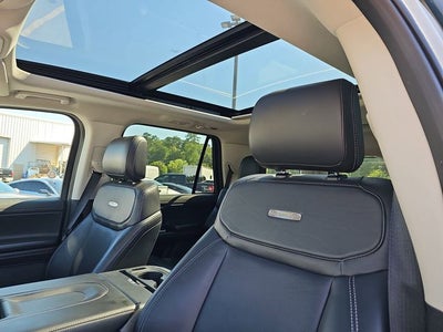 2025 Ford Expedition Platinum