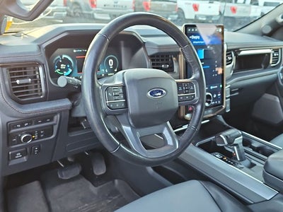 2022 Ford F-150 Lightning Lariat
