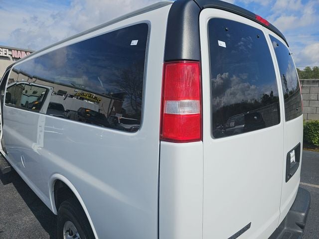 2023 Chevrolet Express 3500 LT Passenger