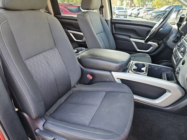 2017 Nissan Titan SV