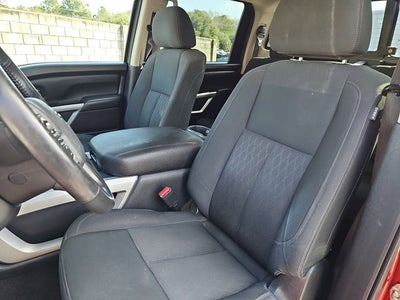 2017 Nissan Titan SV