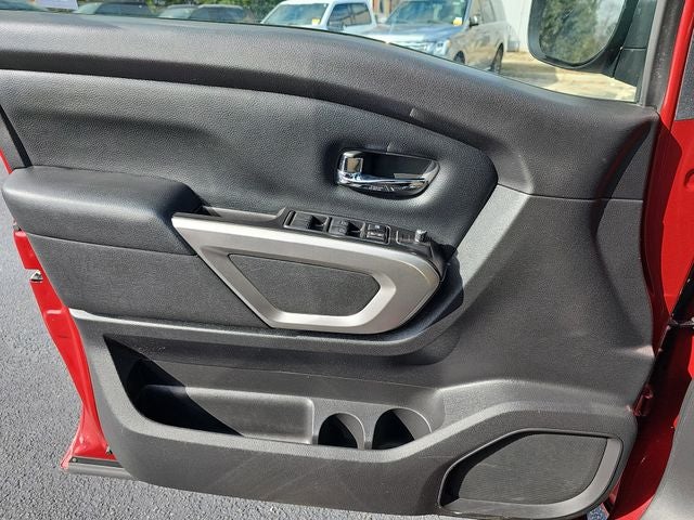 2017 Nissan Titan SV