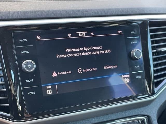 2022 Volkswagen Atlas 3.6L V6 SE w/Technology