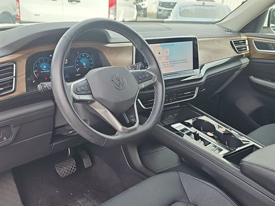 2025 Volkswagen Atlas 2.0T SE w/Technology