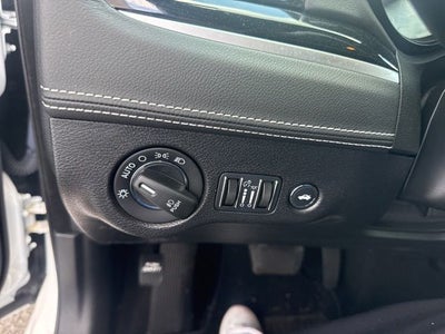 2023 Chrysler 300 C