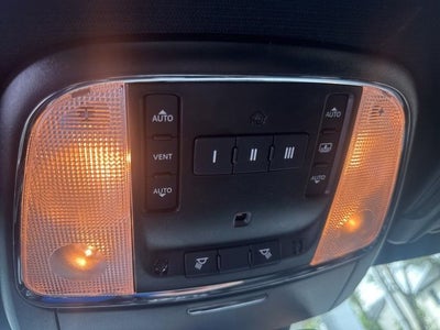 2023 Chrysler 300 C