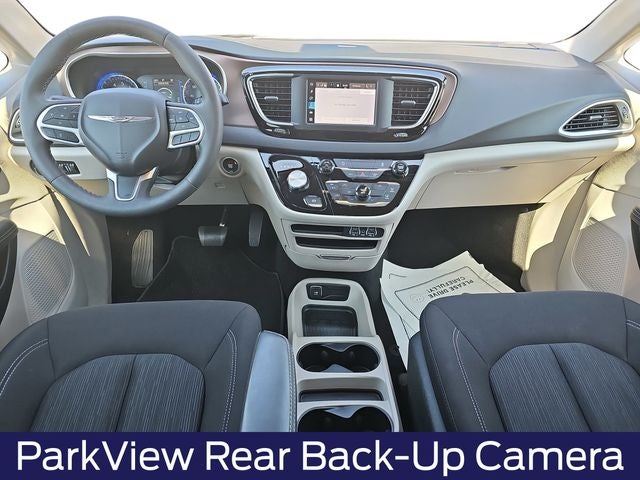 2024 Chrysler Voyager LX