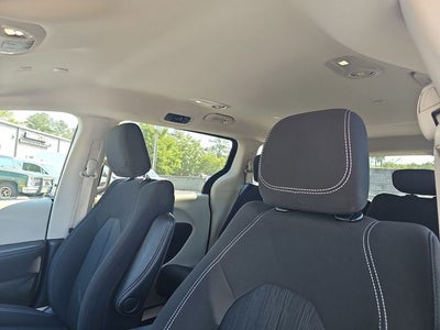 2024 Chrysler Voyager LX