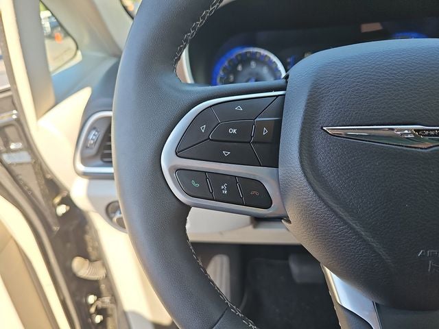 2024 Chrysler Voyager LX