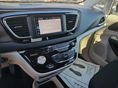 2024 Chrysler Voyager LX