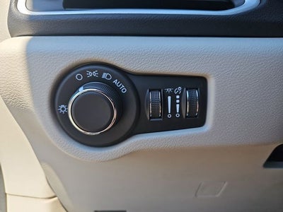 2024 Chrysler Voyager LX