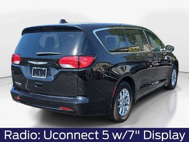 2024 Chrysler Voyager LX