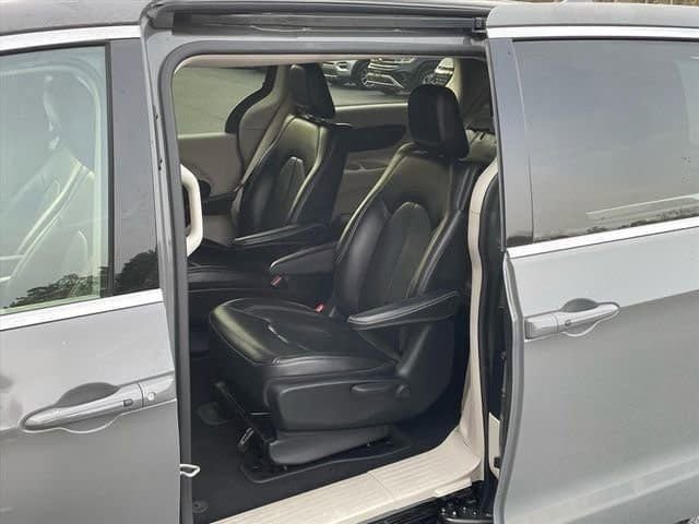 2022 Chrysler Pacifica Hybrid Touring L