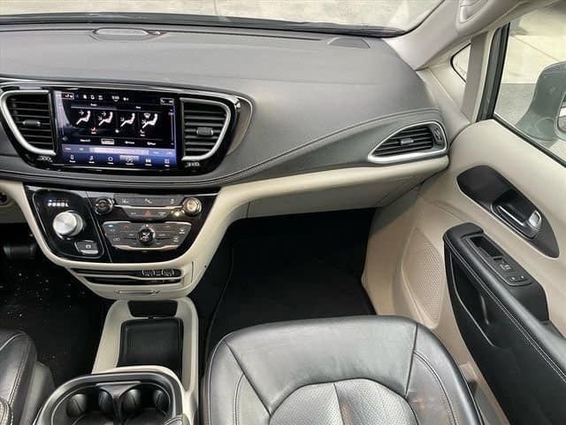 2022 Chrysler Pacifica Hybrid Touring L