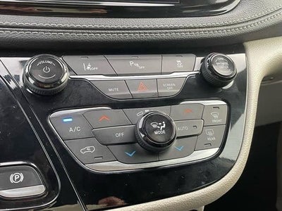 2022 Chrysler Pacifica Hybrid Touring L