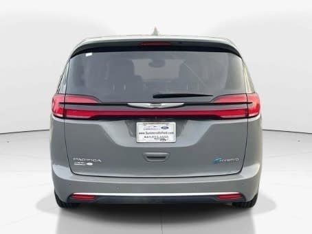 2022 Chrysler Pacifica Hybrid Touring L