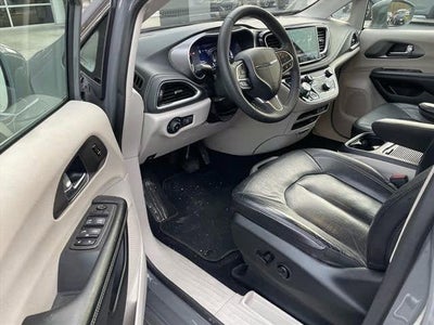 2022 Chrysler Pacifica Hybrid Touring L