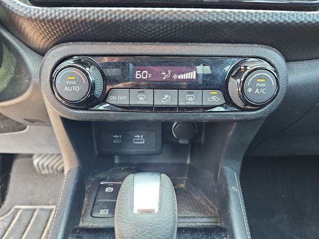 2022 Nissan Kicks SV
