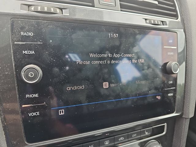 2018 Volkswagen Golf SportWagen SE