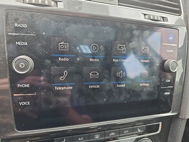 2018 Volkswagen Golf SportWagen SE