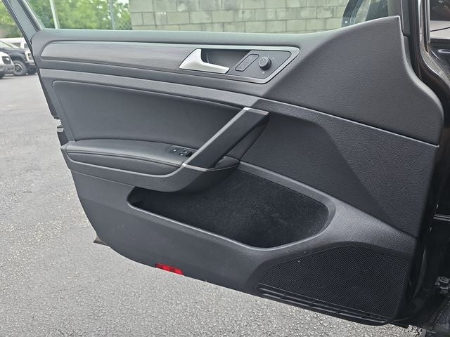 2018 Volkswagen Golf SportWagen SE