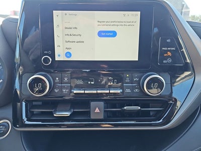 2024 Toyota Highlander LE