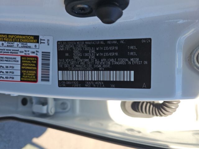 2024 Toyota Highlander LE