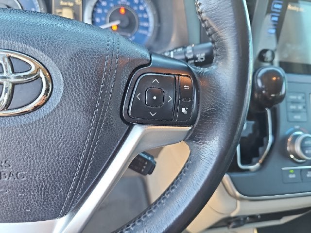 2016 Toyota Sienna XLE 8 Passenger