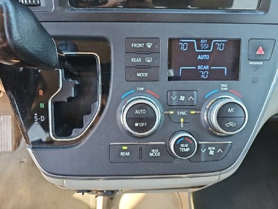 2016 Toyota Sienna XLE 8 Passenger