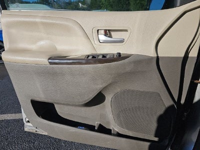 2016 Toyota Sienna XLE 8 Passenger