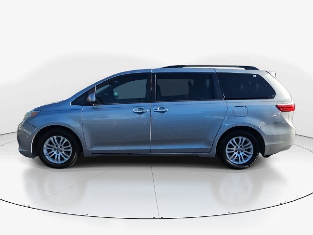 2016 Toyota Sienna XLE 8 Passenger