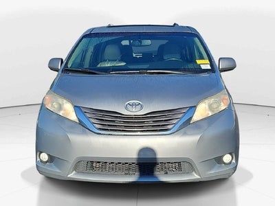 2016 Toyota Sienna XLE 8 Passenger
