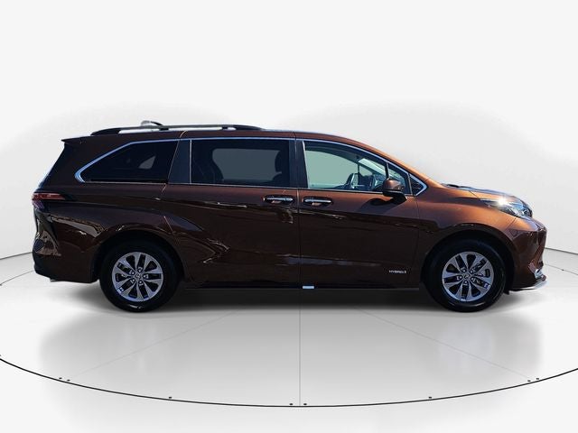 2021 Toyota Sienna XLE