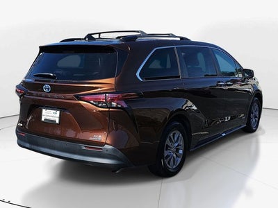 2021 Toyota Sienna XLE