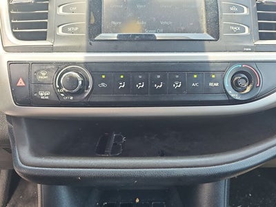 2019 Toyota Highlander LE