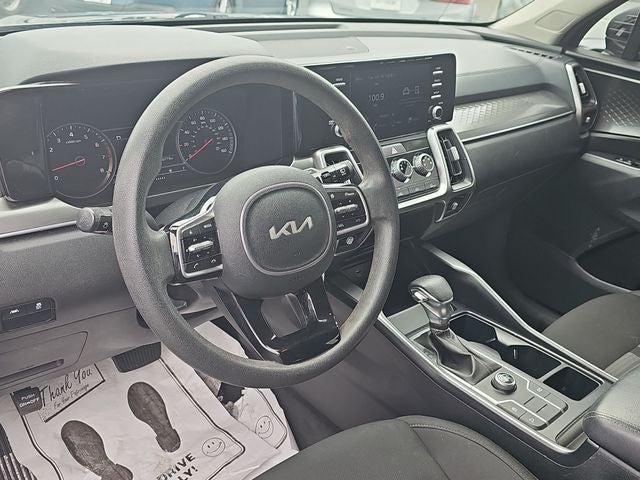 2022 Kia Sorento LX