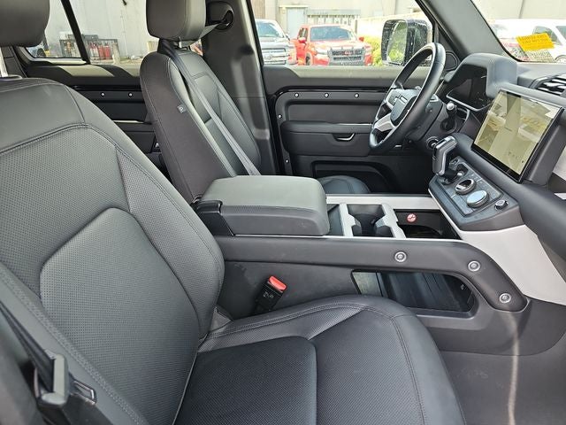 2025 Land Rover Defender 110 S