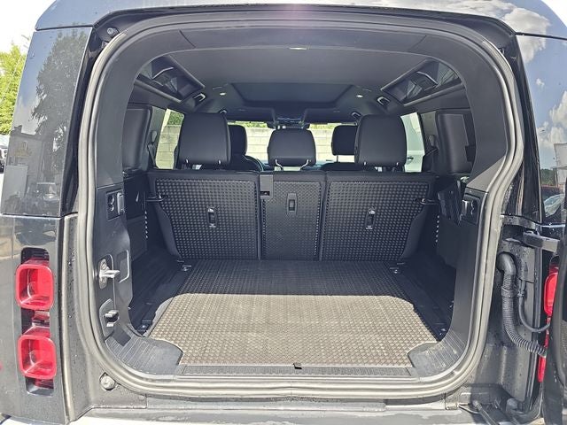 2025 Land Rover Defender 110 S