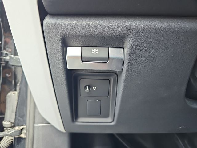 2025 Land Rover Defender 110 S