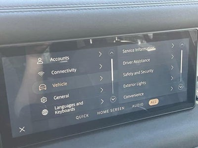 2020 Land Rover Defender 110 SE