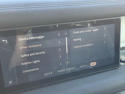 2020 Land Rover Defender 110 SE