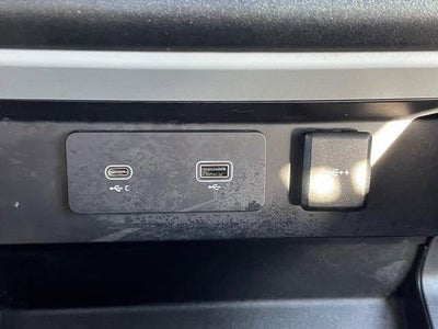 2020 Land Rover Defender 110 SE