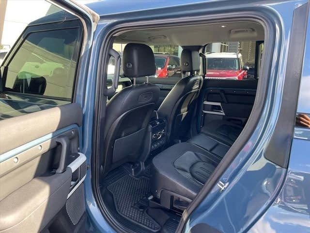 2020 Land Rover Defender 110 SE