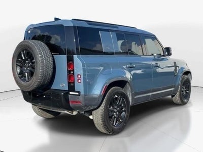 2020 Land Rover Defender 110 SE