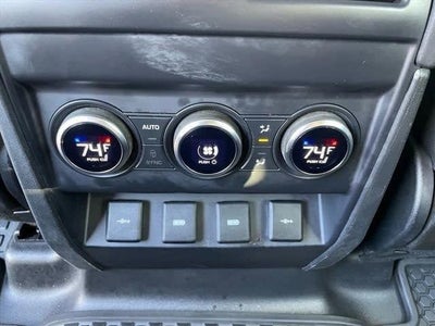 2020 Land Rover Defender 110 SE