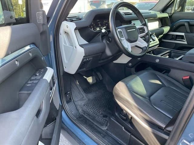 2020 Land Rover Defender 110 SE