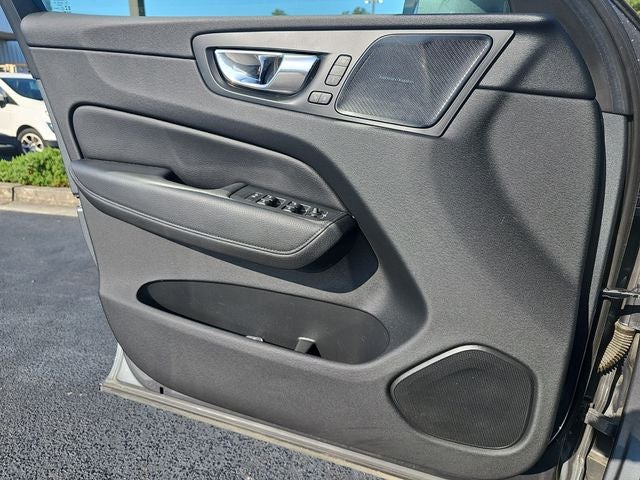 2019 Volvo XC60 T6 Momentum