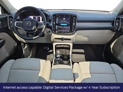 2025 Volvo XC40 B5 Plus Dark Theme
