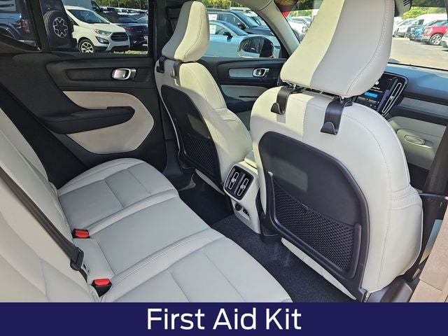 2025 Volvo XC40 B5 Plus Dark Theme